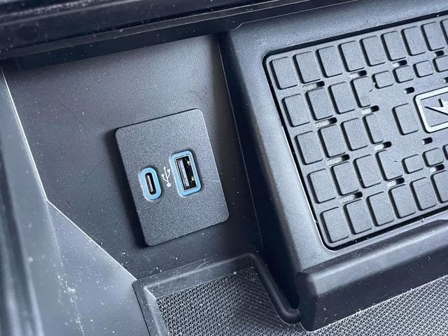 2024 Agate Black Metallic Ford F-150 Lightning Flash AWD Truck