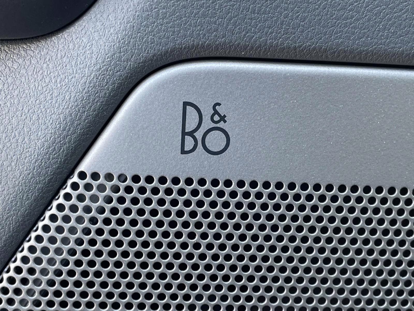 2024 Agate Black Metallic Ford F-150 Lightning Flash AWD Truck