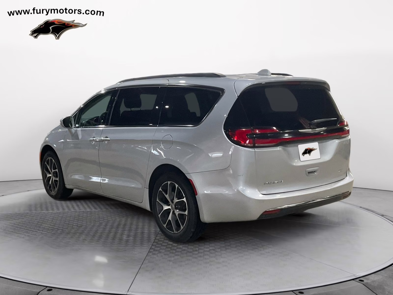 2022 Silver Mist Clearcoat Chrysler Pacifica Touring L AWD Van