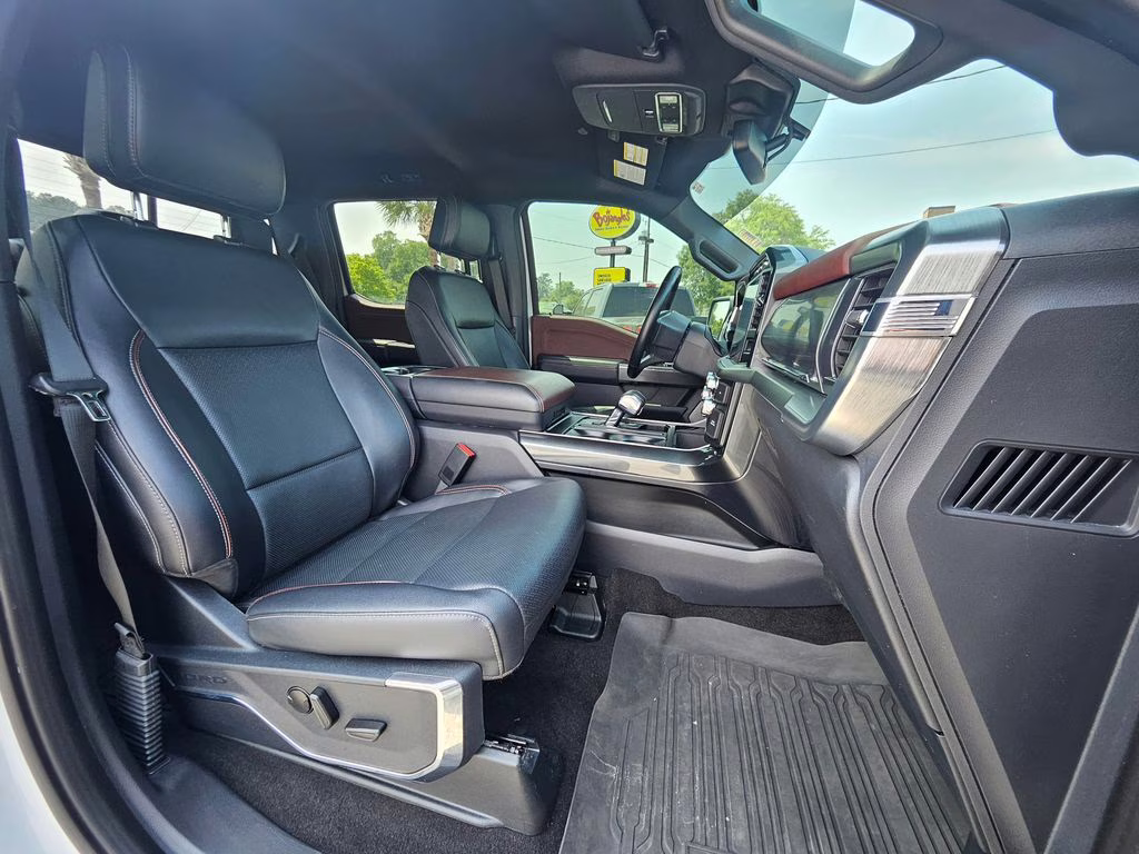 2022 White Metallic Ford F-150 Lariat 4X4 Truck