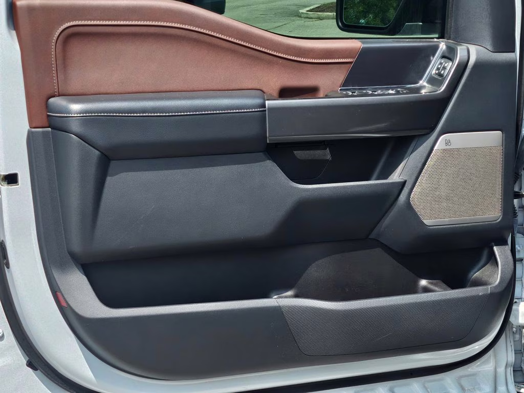 2022 White Metallic Ford F-150 Lariat 4X4 Truck