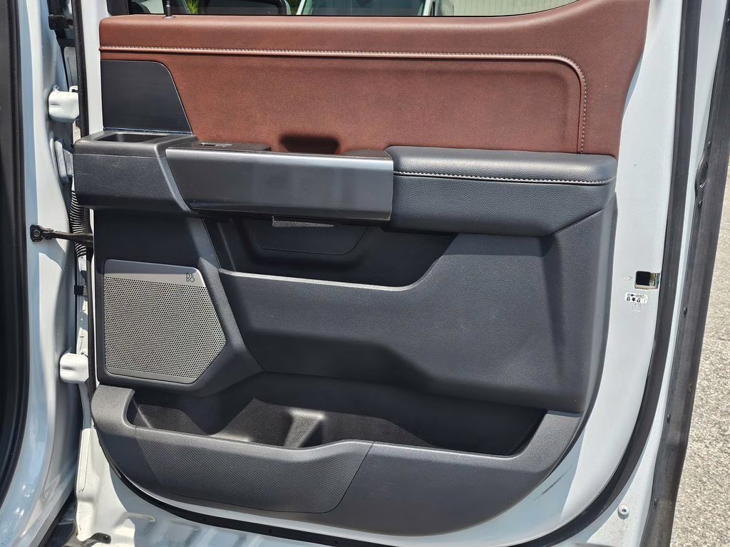 2022 White Metallic Ford F-150 Lariat 4X4 Truck