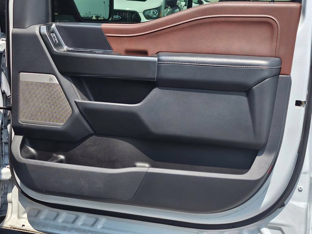 2022 White Metallic Ford F-150 Lariat 4X4 Truck