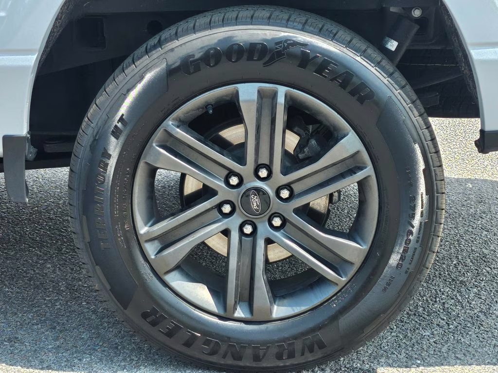 2022 White Metallic Ford F-150 Lariat 4X4 Truck