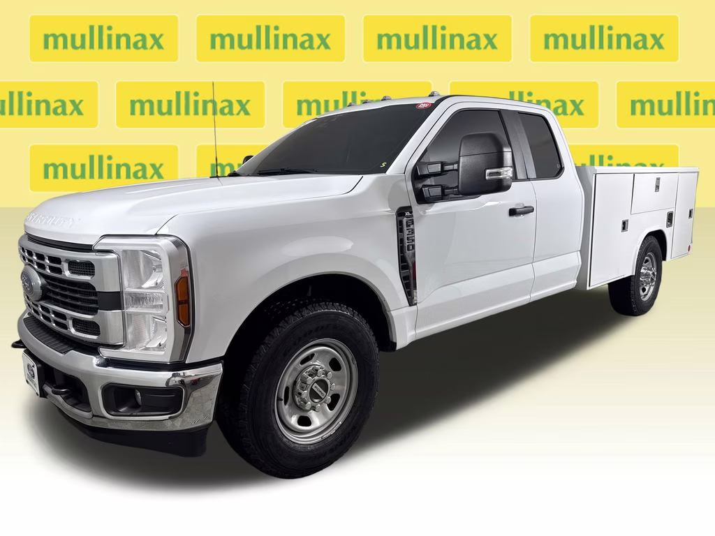 2024 Oxford White Ford Super Duty F-350 SRW XL RWD Chassis