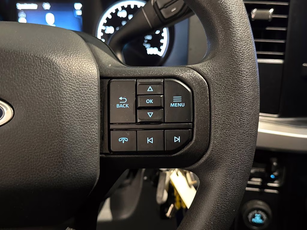 2024 Oxford White Ford Super Duty F-350 SRW XL RWD Chassis