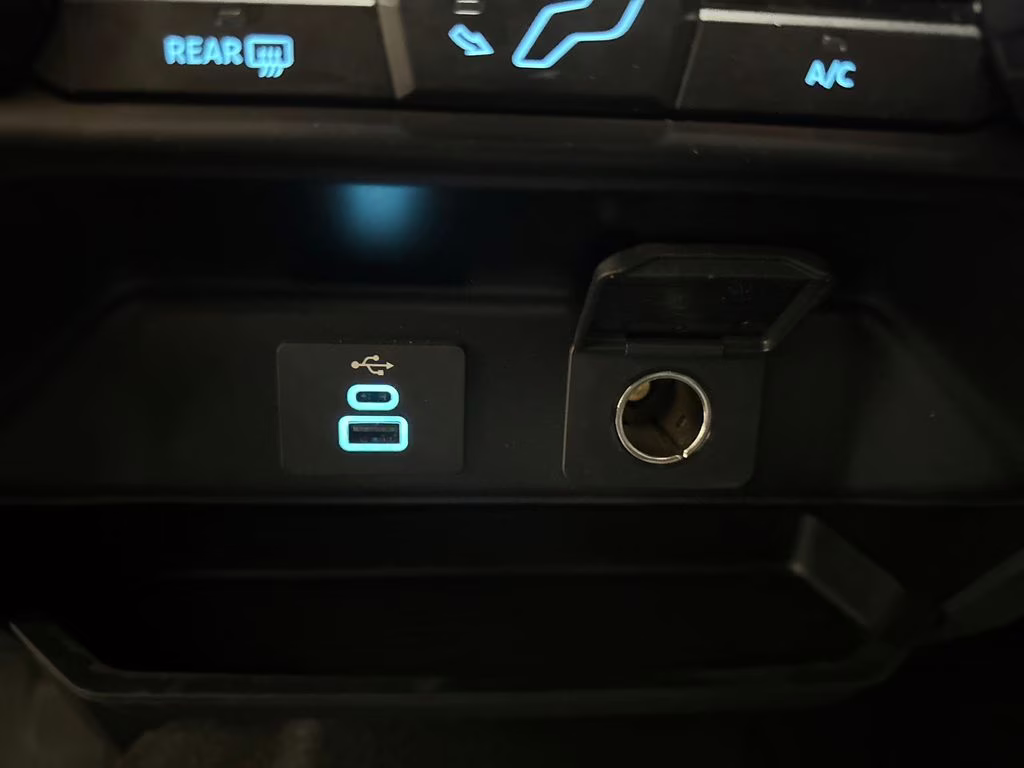 2024 Oxford White Ford Super Duty F-350 SRW XL RWD Chassis