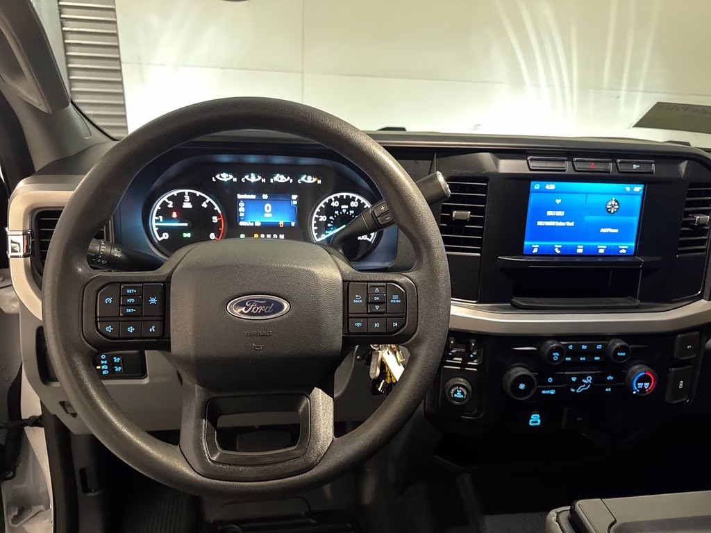 2024 Oxford White Ford Super Duty F-350 SRW XL RWD Chassis