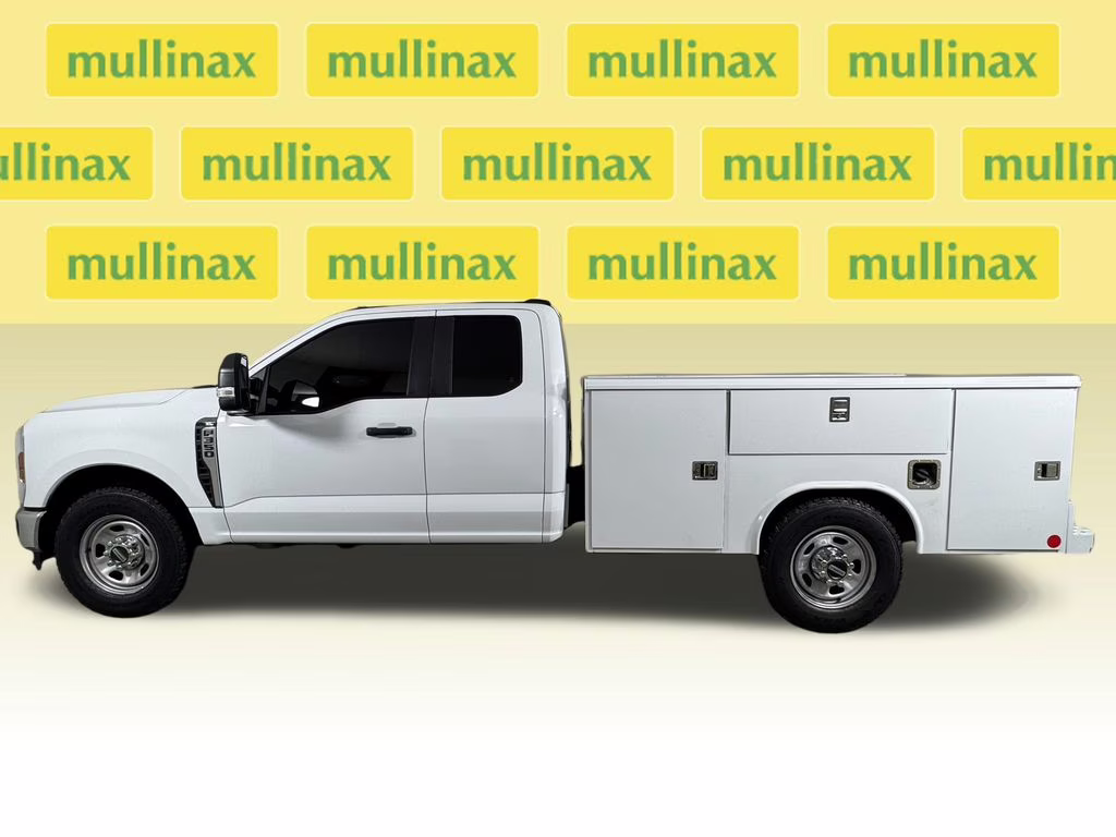 2024 Oxford White Ford Super Duty F-350 SRW XL RWD Chassis