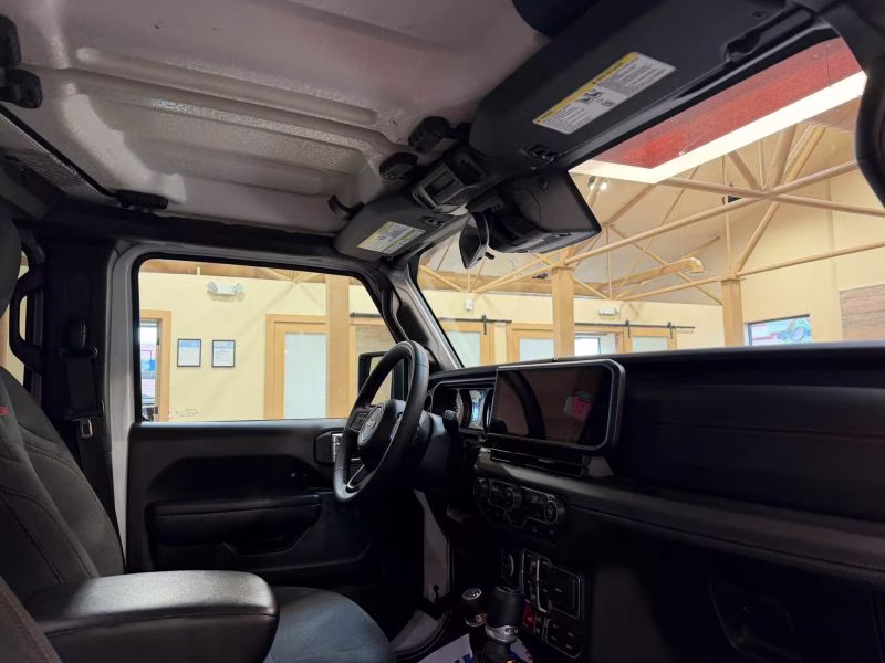 2025 White Jeep Wrangler 4 Door Rubicon X Sport Utility 4D 4X4