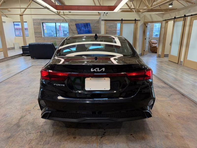 2024 Kia Forte LX Sedan 4D FWD