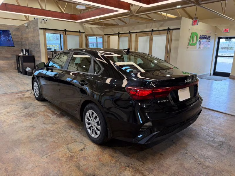 2024 Kia Forte LX Sedan 4D FWD