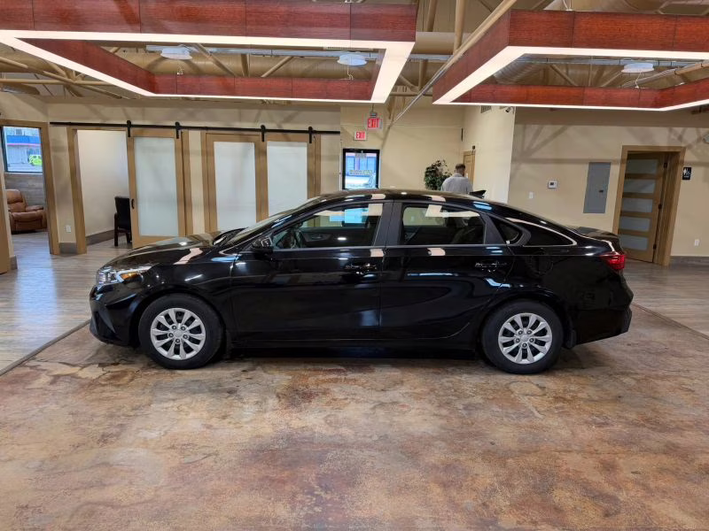 2024 Kia Forte LX Sedan 4D FWD
