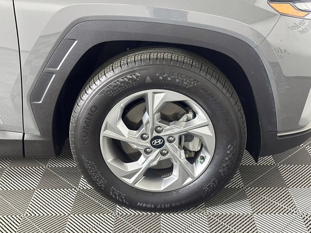 2024 Hampton Gray Hyundai Tucson SE FWD SUV