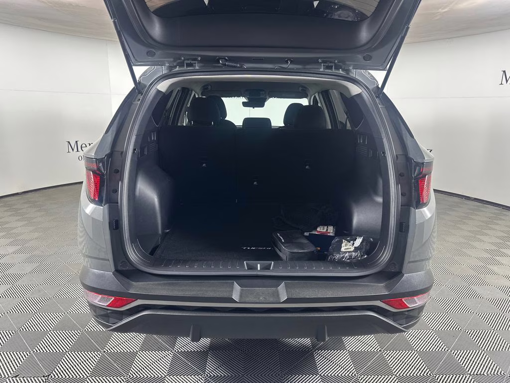 2024 Hampton Gray Hyundai Tucson SE FWD SUV
