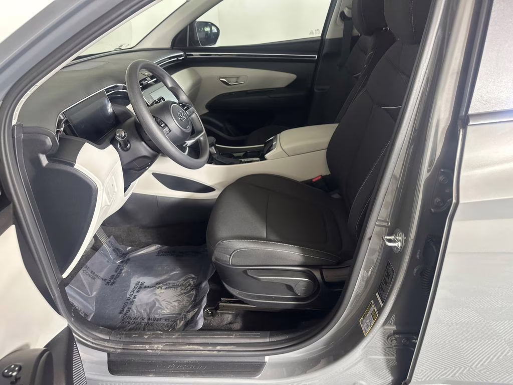 2024 Hampton Gray Hyundai Tucson SE FWD SUV