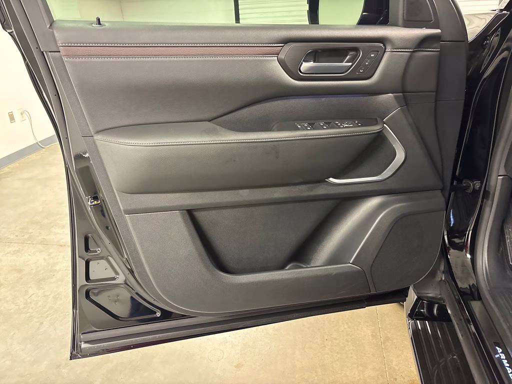 2025 Super Black Nissan Armada Platinum Reserve 4X4 SUV