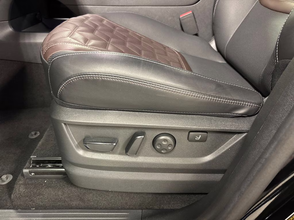 2025 Super Black Nissan Armada Platinum Reserve 4X4 SUV