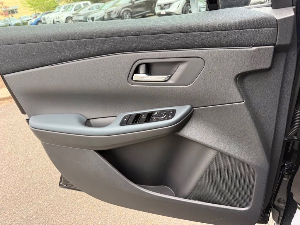 2026 Black Diamond Pearl Nissan LEAF SV+ FWD SUV