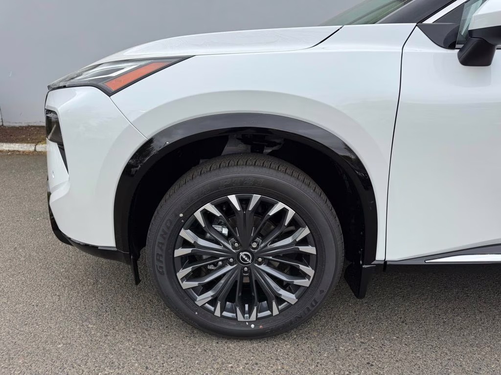 2026 Everest White Pearl Tricoat Nissan Rogue Platinum AWD SUV