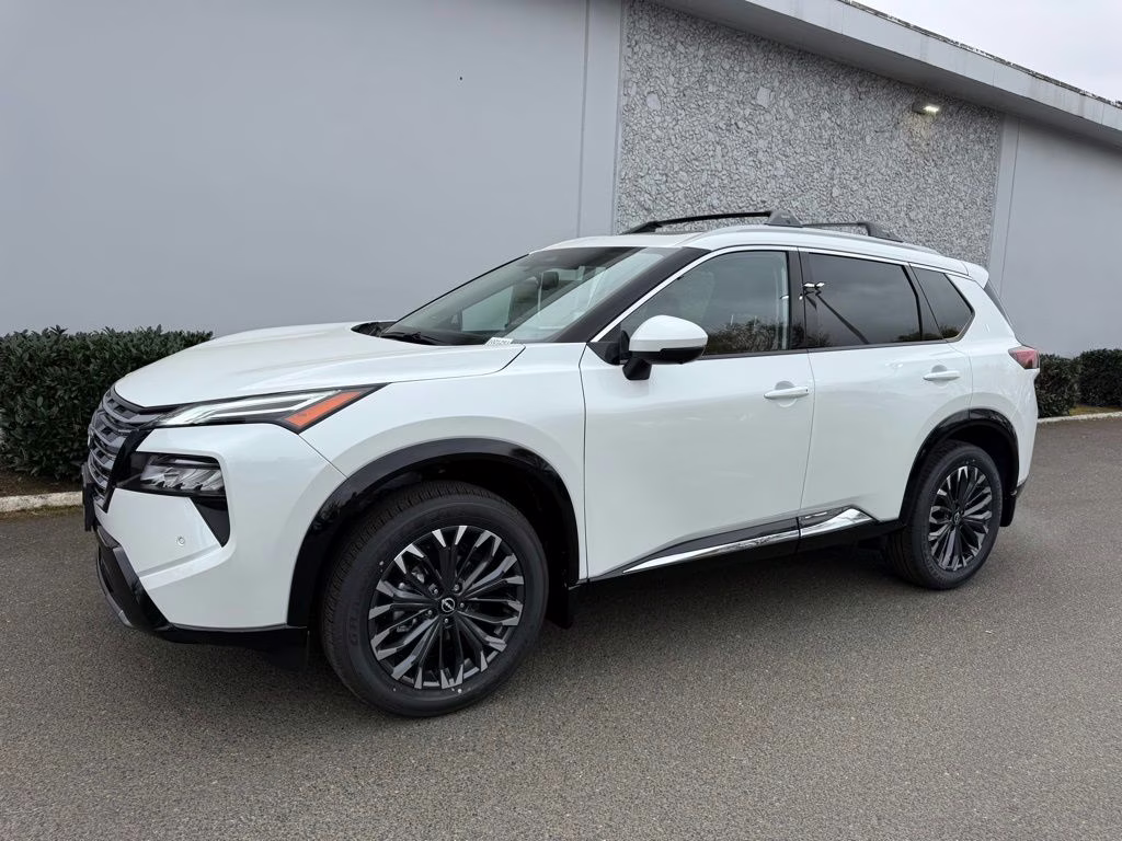 2026 Everest White Pearl Tricoat Nissan Rogue Platinum AWD SUV