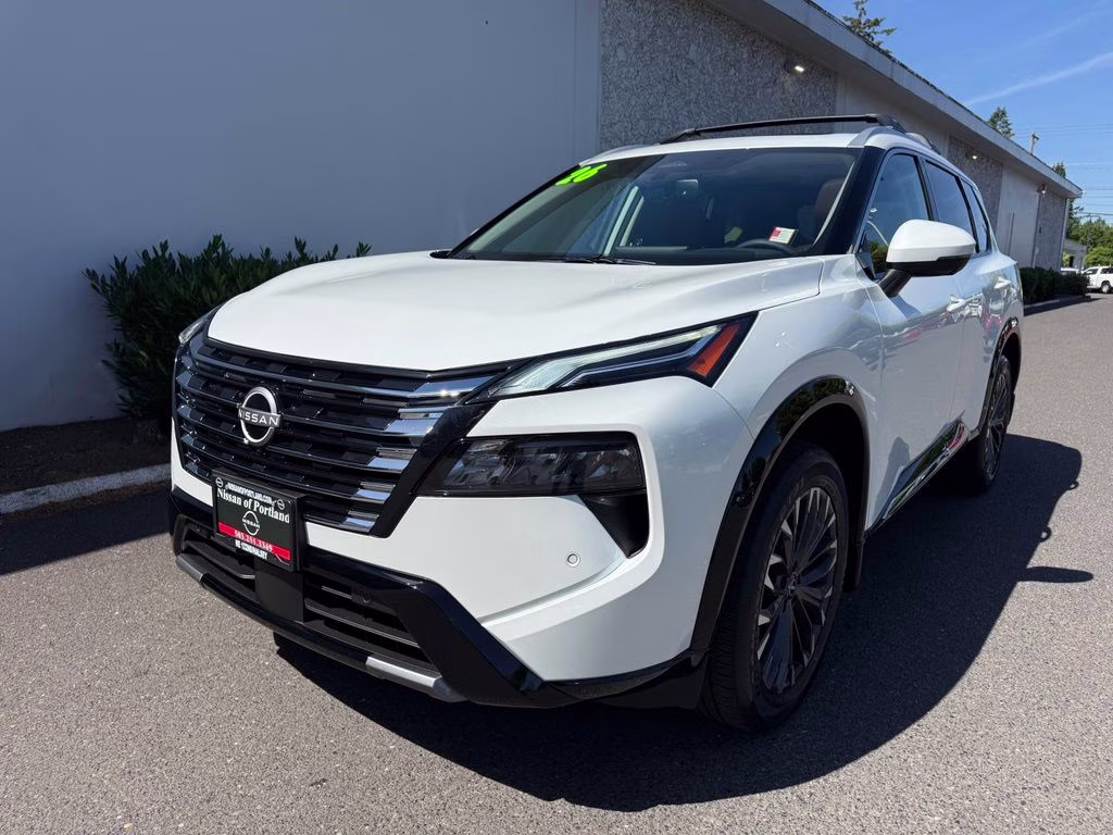 2026 Everest White Pearl Tricoat Nissan Rogue Platinum AWD SUV
