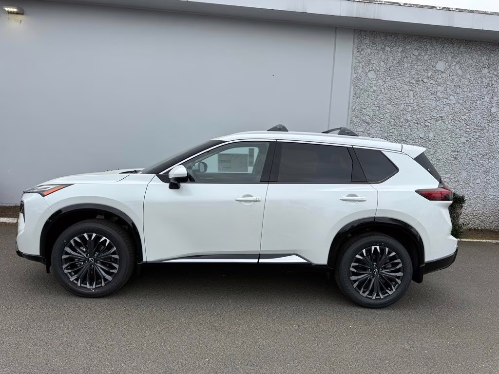 2026 Everest White Pearl Tricoat Nissan Rogue Platinum AWD SUV