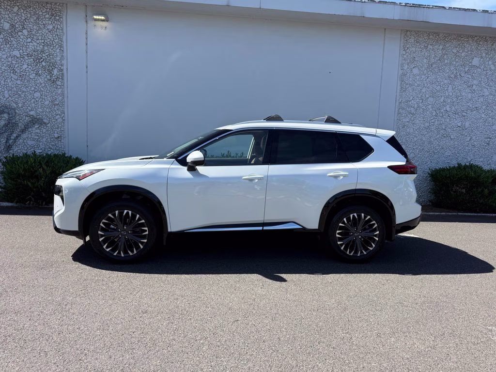 2026 Everest White Pearl Tricoat Nissan Rogue Platinum AWD SUV