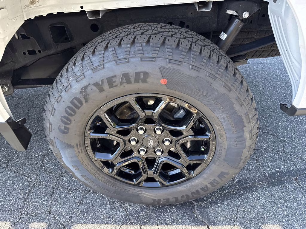 2021 Oxford White Ford F-150 Lariat 4X4 Truck