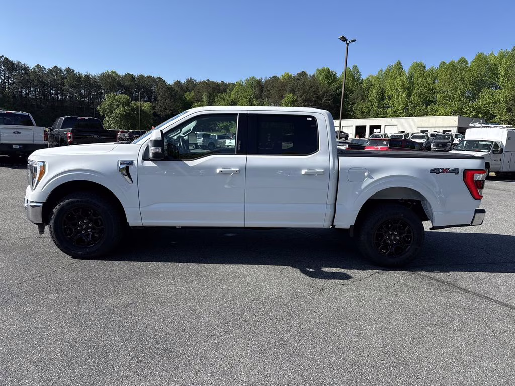 2021 Oxford White Ford F-150 Lariat 4X4 Truck