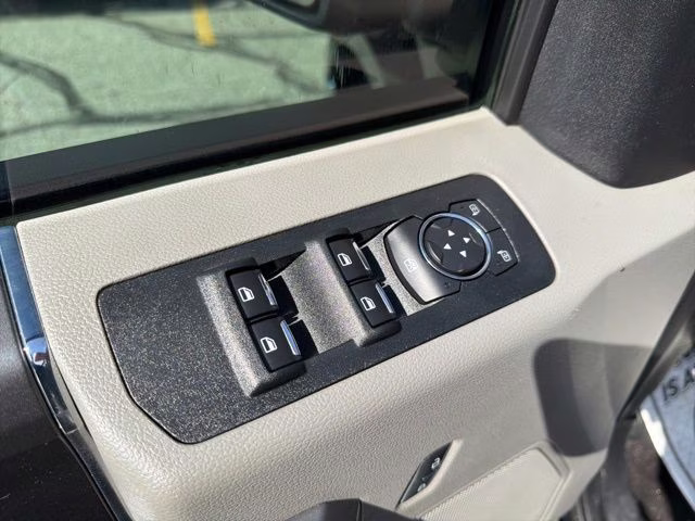 2018 Brown Ford F-150 XLT 4X4 Truck