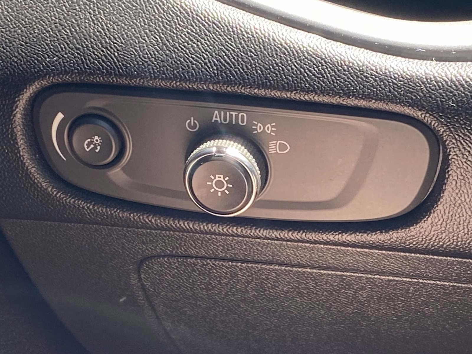 2022 Summit White Chevrolet Malibu LS FWD Sedan