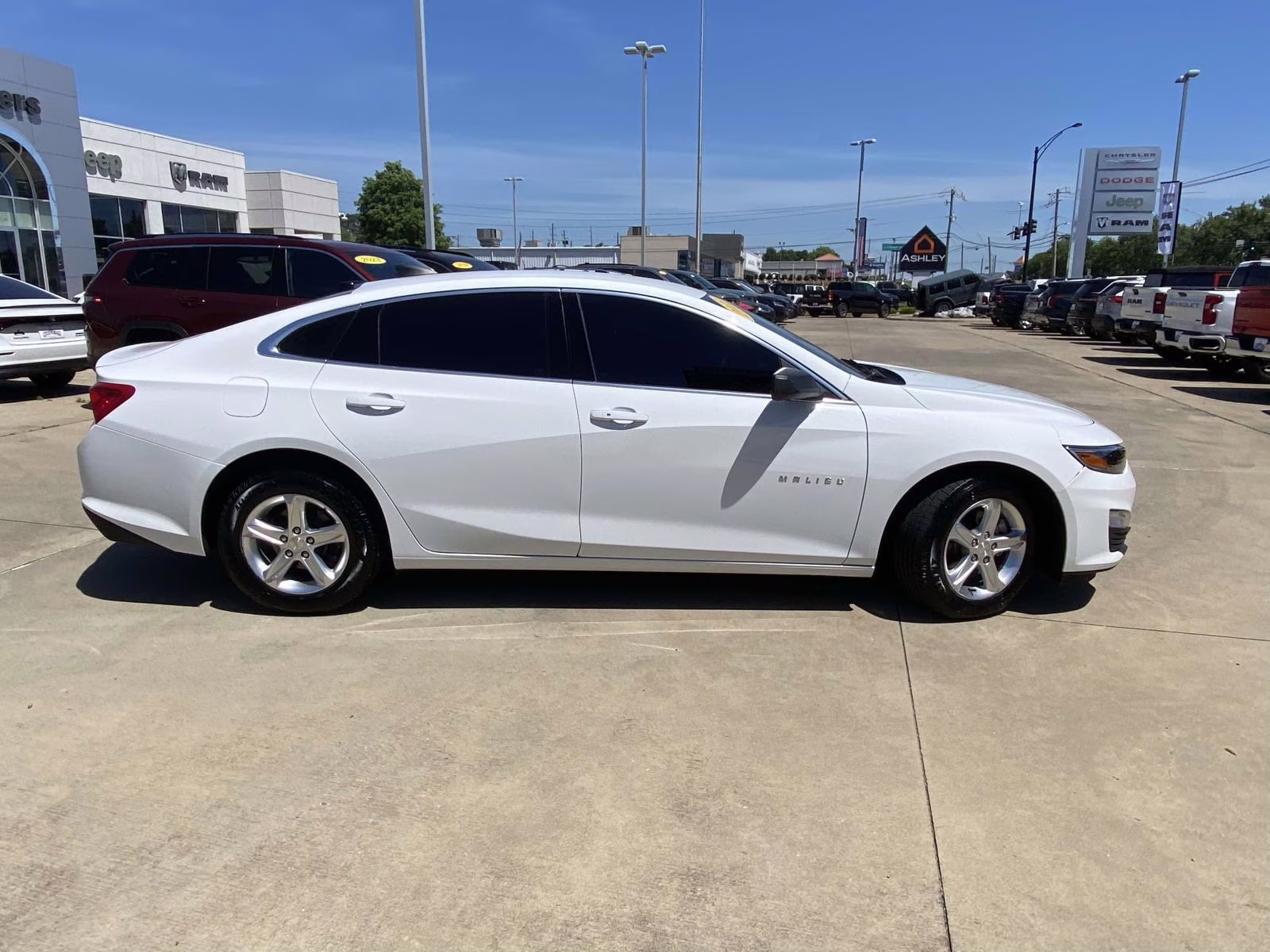 2022 Summit White Chevrolet Malibu LS FWD Sedan