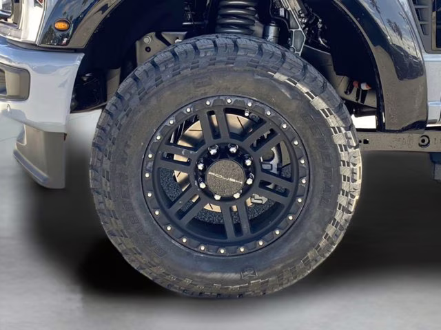2026 Glacier Gray Metallic Tri-Coat Ford Super Duty F-250 SRW LARIAT 4X4 Truck