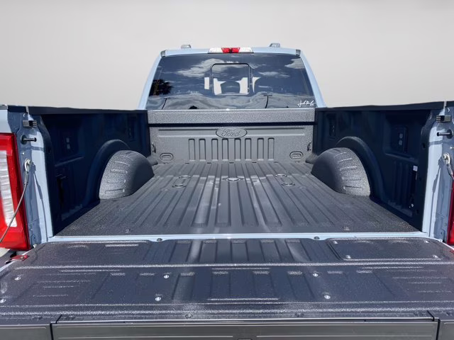 2026 Glacier Gray Metallic Tri-Coat Ford Super Duty F-250 SRW LARIAT 4X4 Truck