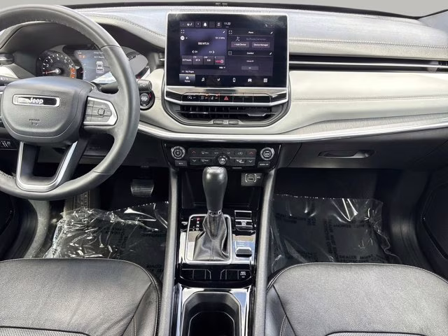 2023 Granite Crystal Metallic Clearcoat Jeep Compass Limited 4X4 SUV