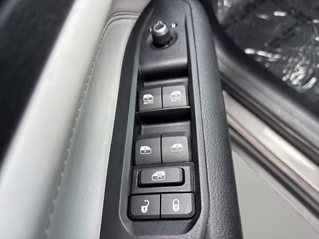 2023 Granite Crystal Metallic Clearcoat Jeep Compass Limited 4X4 SUV