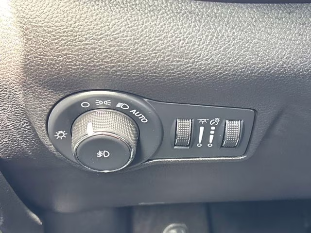 2023 Granite Crystal Metallic Clearcoat Jeep Compass Limited 4X4 SUV