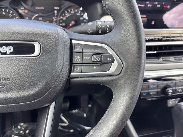 2023 Granite Crystal Metallic Clearcoat Jeep Compass Limited 4X4 SUV