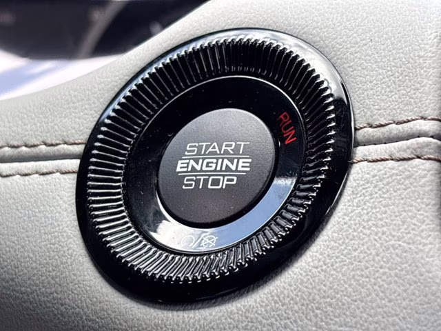 2023 Granite Crystal Metallic Clearcoat Jeep Compass Limited 4X4 SUV