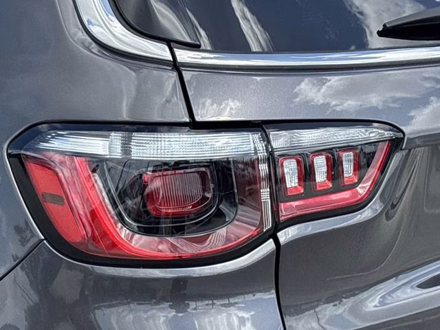 2023 Granite Crystal Metallic Clearcoat Jeep Compass Limited 4X4 SUV