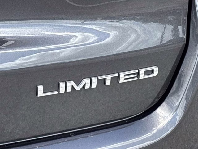 2023 Granite Crystal Metallic Clearcoat Jeep Compass Limited 4X4 SUV