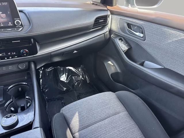 2021 Brilliant Silver Metallic Nissan Rogue SV AWD SUV