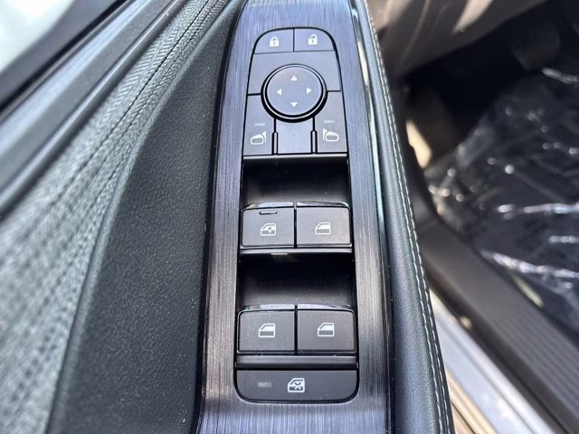 2021 Brilliant Silver Metallic Nissan Rogue SV AWD SUV