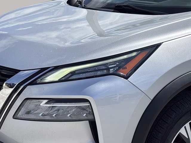 2021 Brilliant Silver Metallic Nissan Rogue SV AWD SUV