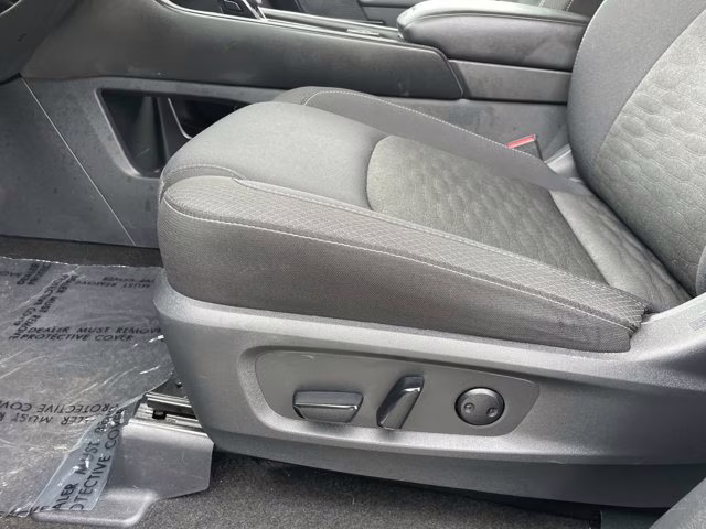 2025 Brilliant Silver Metallic Nissan Pathfinder SV 4X4 SUV