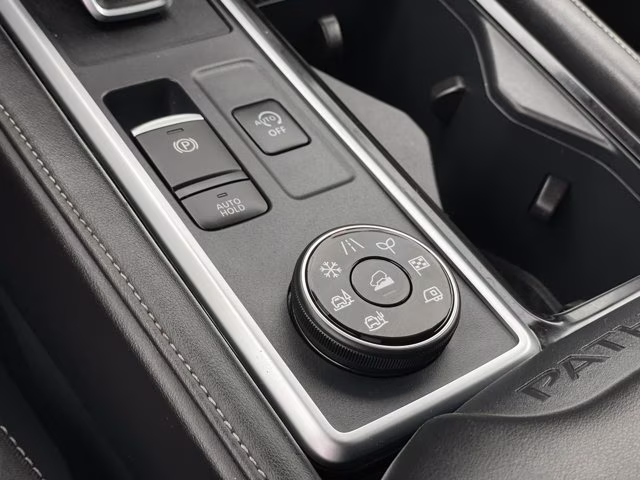 2025 Brilliant Silver Metallic Nissan Pathfinder SV 4X4 SUV
