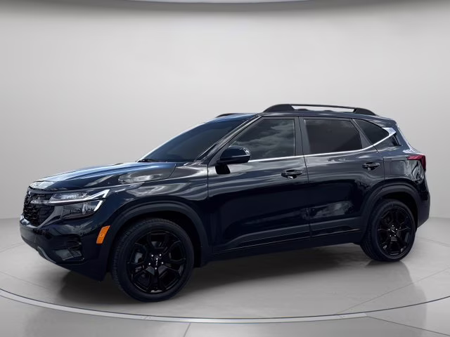 2024 Fusion Black Kia Seltos X-Line AWD SUV