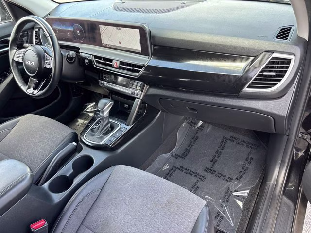 2024 Fusion Black Kia Seltos X-Line AWD SUV
