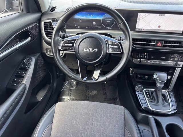 2024 Fusion Black Kia Seltos X-Line AWD SUV